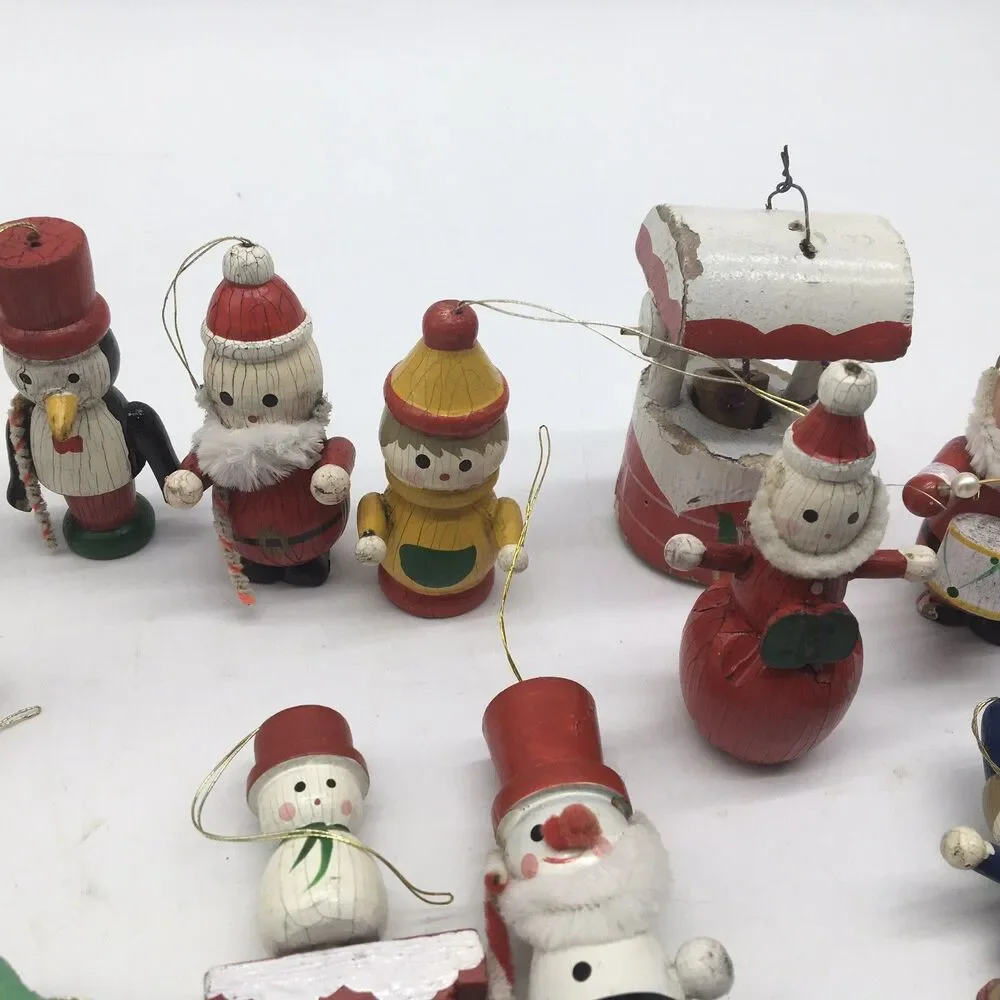Vtg Hand Painted Wooden Christmas Ornaments Lot Of 17  Taiwan /China READ